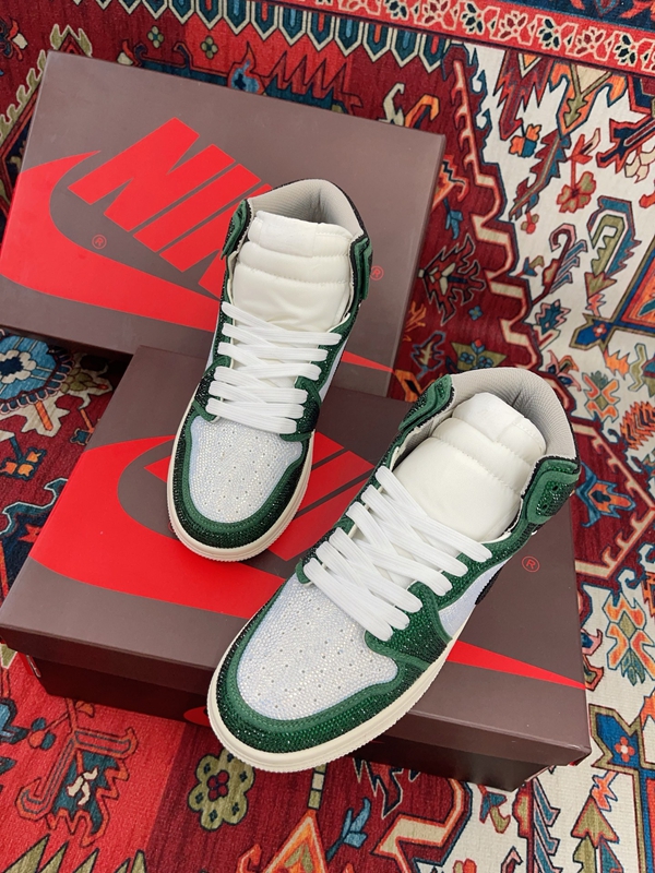 ナイキ靴側面デザイン